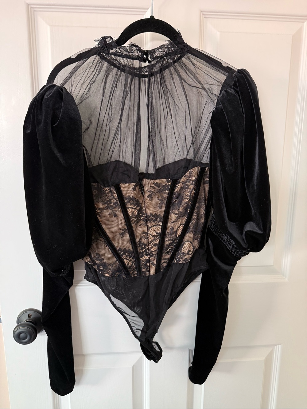 HOUSE OF CB 'Athenea' Black Lace Bodysuit romantic Velvet Puff Sleeve Corset M - Picture 7 of 13